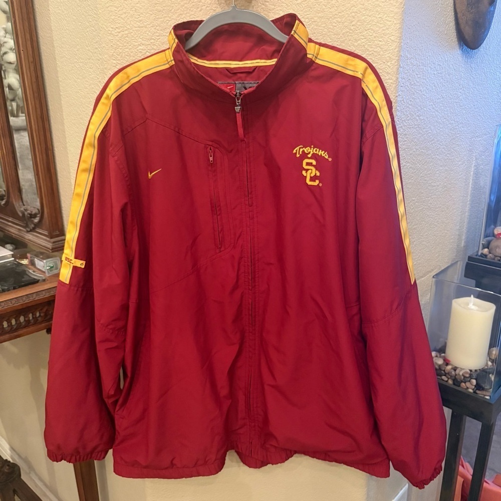 Vintage NIKE Red Yellow USC Trojans Zipped Windbreaker Jacket Size XL